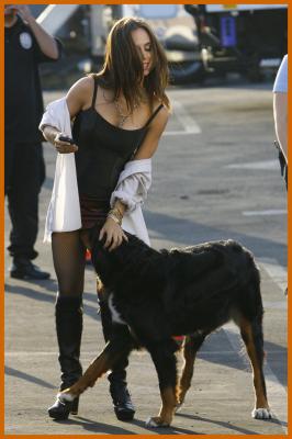 Eliza Dushku Getting Sniffed Up By A Sly Ole Dog